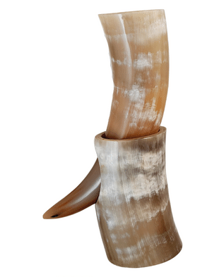 Cuerno para beber 300ml aprox (estilo vikingo) color claro