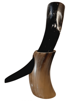 Cuerno para beber 300ml aprox (estilo vikingo) color oscuro